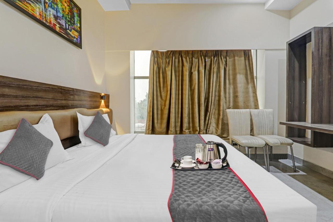 Townhouse 1150 Hotel Dayal Palace Chinhat Екстериор снимка