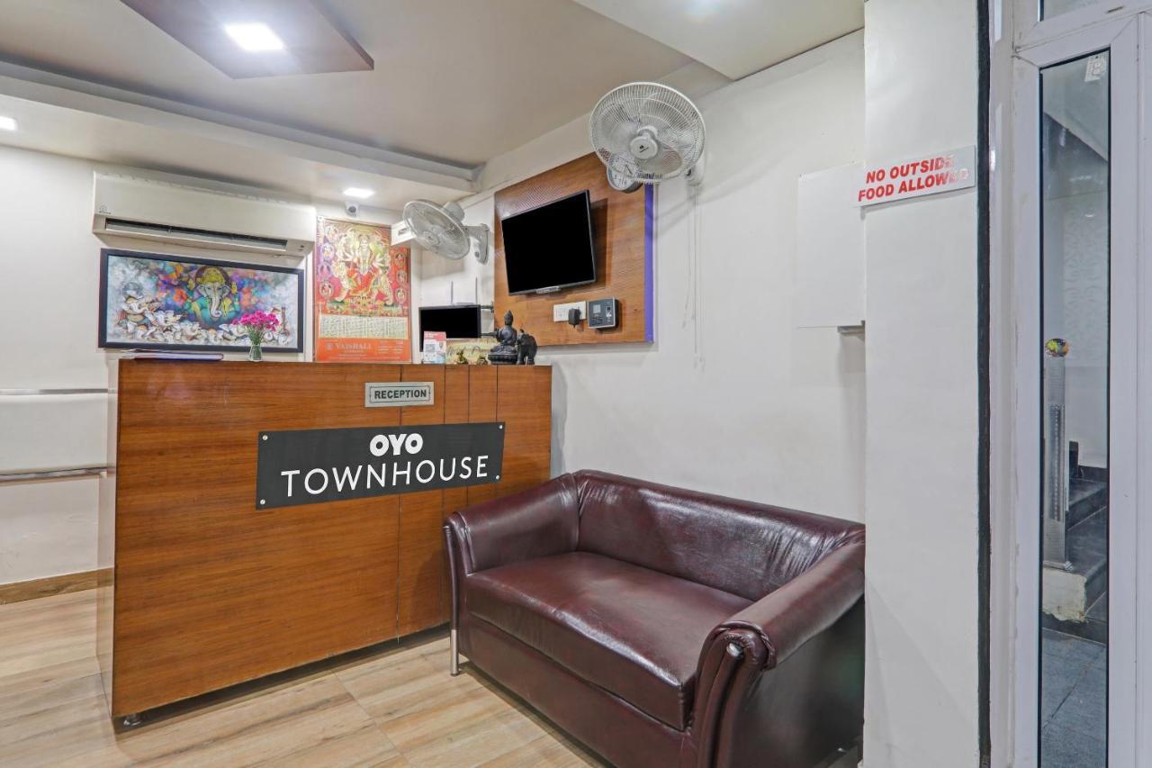 Townhouse 1150 Hotel Dayal Palace Chinhat Екстериор снимка