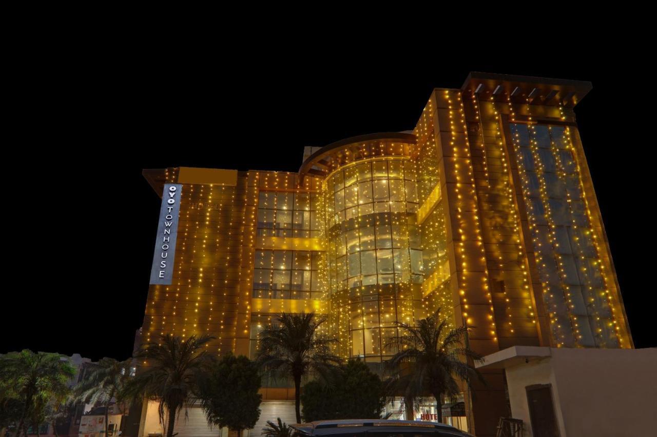 Townhouse 1150 Hotel Dayal Palace Chinhat Екстериор снимка