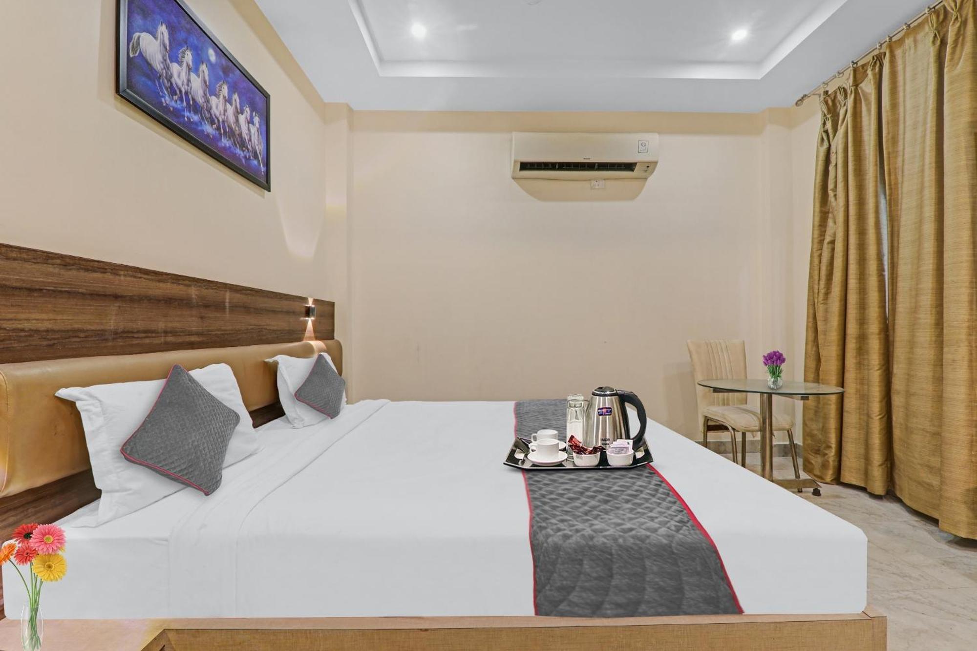 Townhouse 1150 Hotel Dayal Palace Chinhat Екстериор снимка