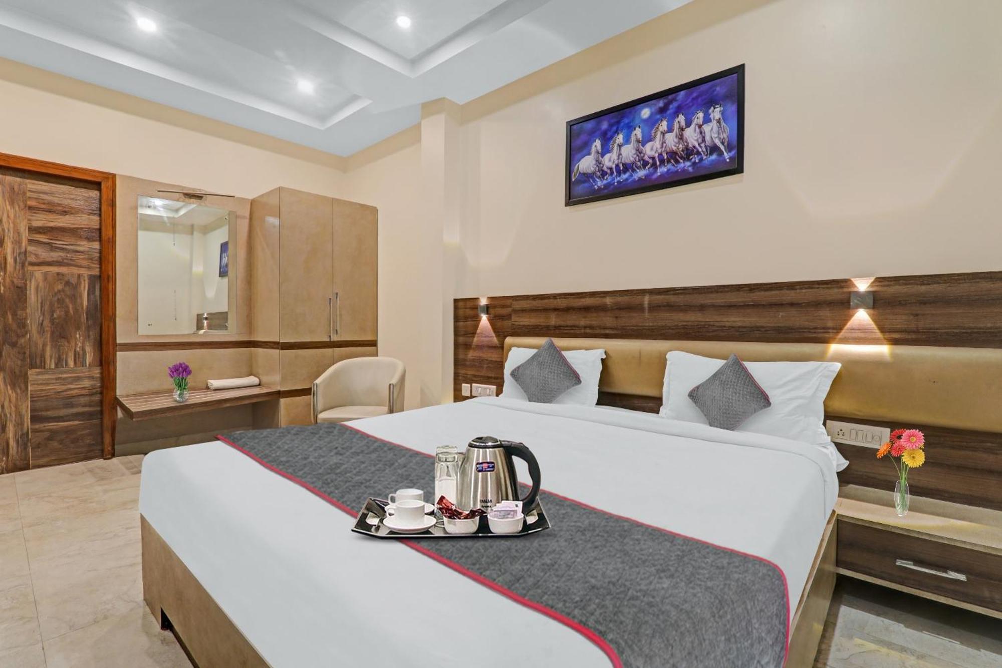 Townhouse 1150 Hotel Dayal Palace Chinhat Екстериор снимка
