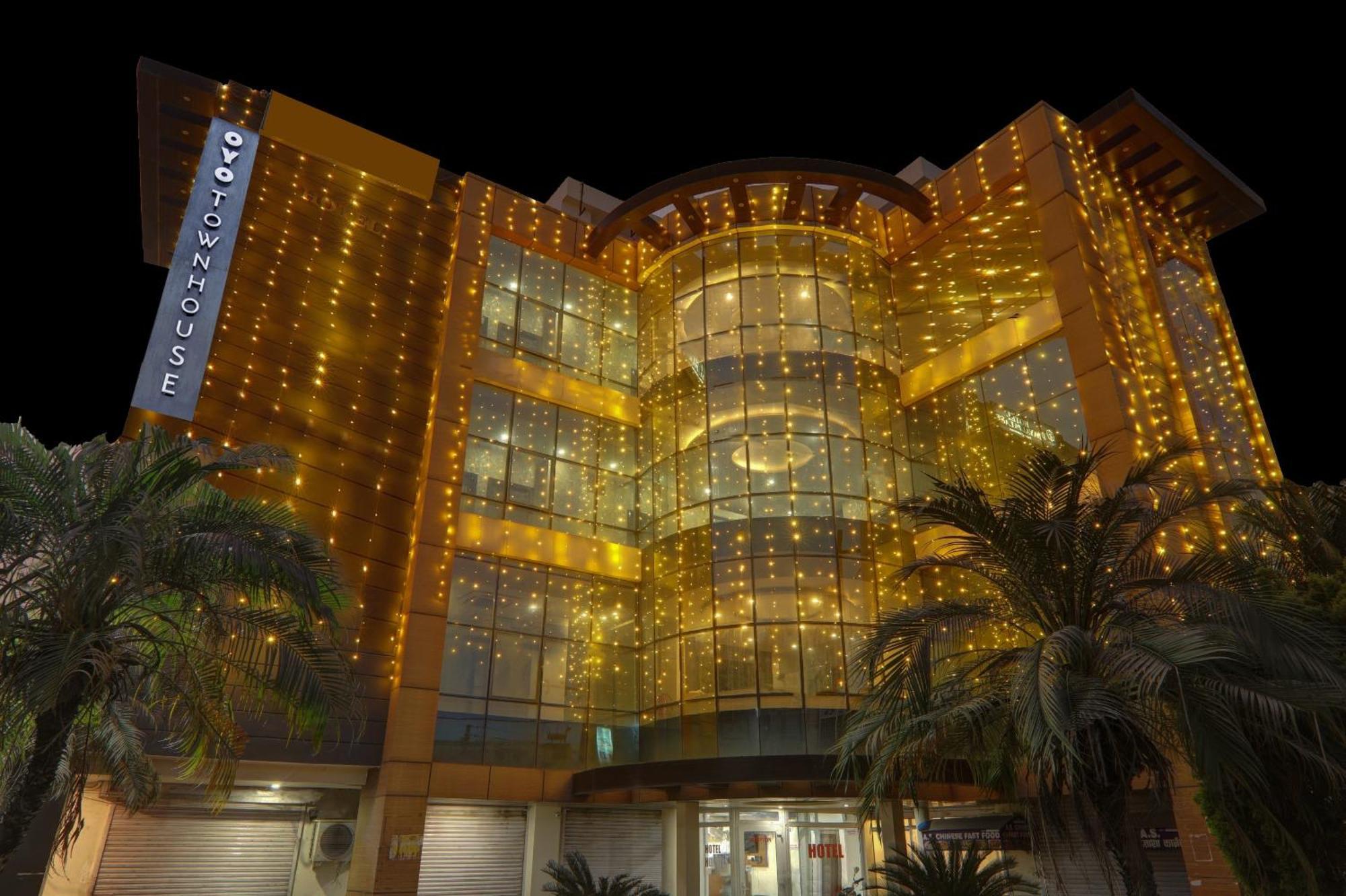 Townhouse 1150 Hotel Dayal Palace Chinhat Екстериор снимка